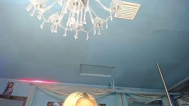 Snapshot of ADRIANNA_FOX chatting on May 29, 2026, 9:10 pm ADRIANNA FOX online show from May 29, 2026, 9:10 pm
