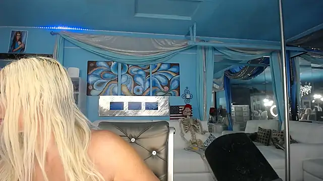 Snapshot of ADRIANNA_FOX chatting on July 28, 2026, 1:57 am ADRIANNA FOX online show from July 28, 2026, 1:57 am