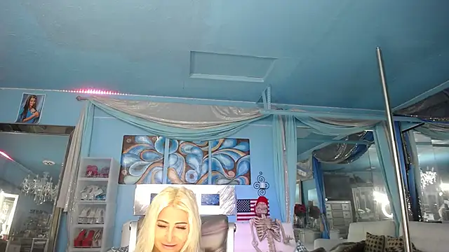 ADRIANNA FOX online show from January 14, 2026, 9:24 am