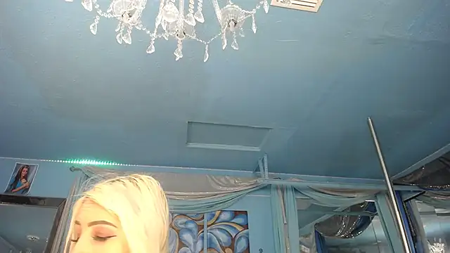 Snapshot of ADRIANNA_FOX chatting on March 15, 2026, 12:34 pm ADRIANNA FOX online show from March 15, 2026, 12:34 pm