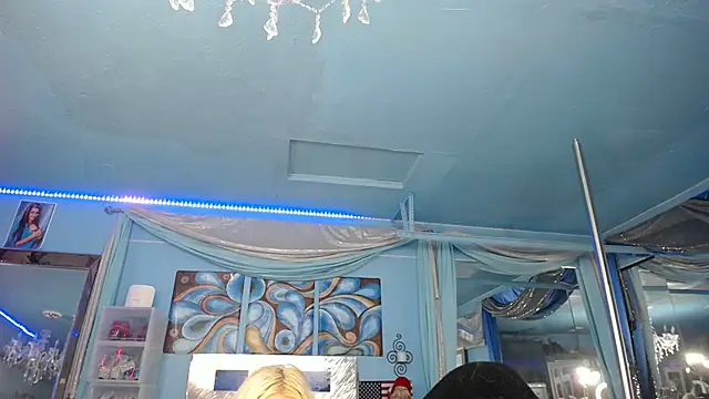 Snapshot of ADRIANNA_FOX chatting on July 20, 2026, 1:02 am ADRIANNA FOX online show from July 20, 2026, 1:02 am