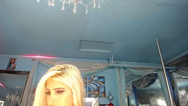 Snapshot of ADRIANNA_FOX chatting on March 6, 2026, 1:50 pm ADRIANNA FOX online show from March 6, 2026, 1:50 pm