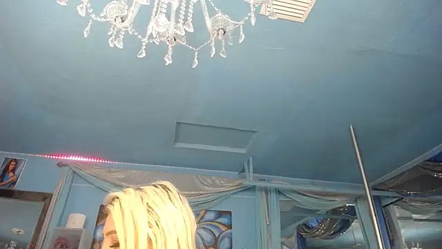 Snapshot of ADRIANNA_FOX chatting on June 20, 2026, 9:20 pm ADRIANNA FOX online show from June 20, 2026, 9:20 pm