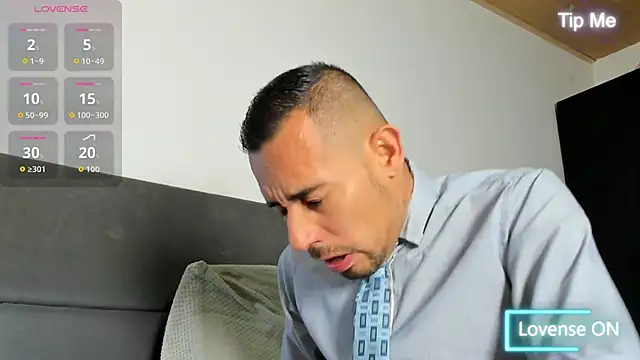 Snapshot of jhonyalzate2 chatting on April 24, 2026, 2:35 am jhonyalzate2 online show from April 24, 2026, 2:35 am