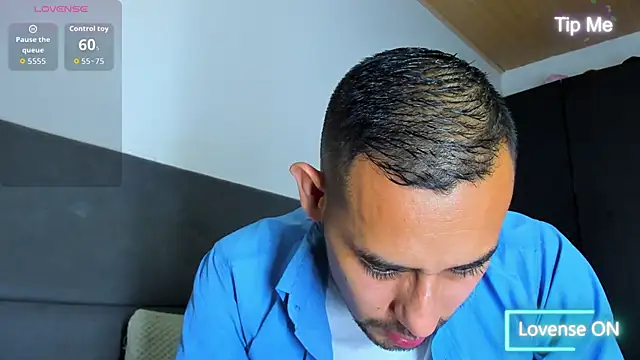 Snapshot of jhonyalzate2 chatting on October 15, 2025, 2:54 am jhonyalzate2 online show from October 15, 2025, 2:54 am