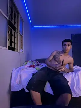 Snapshot of Rayanzimaker chatting on April 7, 2026, 6:04 am Rayanzimaker online show from April 7, 2026, 6:04 am