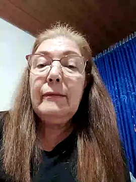 Snapshot of Vicky_Rosse chatting on November 18, 2025, 10:24 pm Vicky Rosse online show from November 18, 2025, 10:24 pm