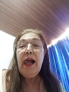 Snapshot of Vicky_Rosse chatting on October 7, 2025, 4:41 pm Vicky Rosse online show from October 7, 2025, 4:41 pm