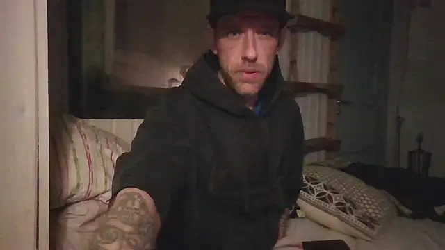 Snapshot of Stock-Holmes chatting on April 2, 2026, 11:33 pm Stock-Holmes online show from April 2, 2026, 11:33 pm