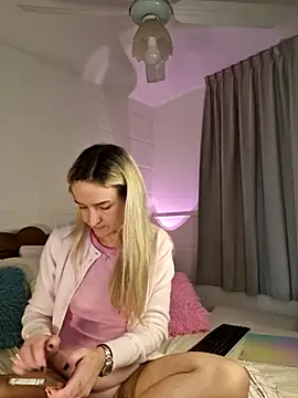 1Sweetnina online show from April 23, 2026, 8:21 pm