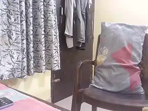 Snapshot of aakash_ModelBrown chatting on October 8, 2025, 5:24 pm aakash ModelBrown online show from October 8, 2025, 5:24 pm