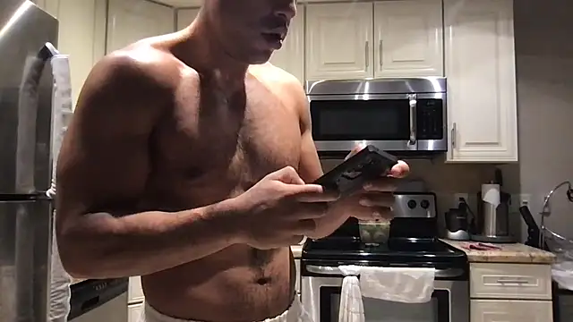 Snapshot of BigGuyMuscle chatting on June 24, 2026, 10:40 pm BigGuyMuscle online show from June 24, 2026, 10:40 pm