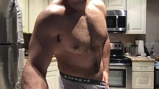 Snapshot of BigGuyMuscle chatting on June 13, 2026, 11:56 pm BigGuyMuscle online show from June 13, 2026, 11:56 pm