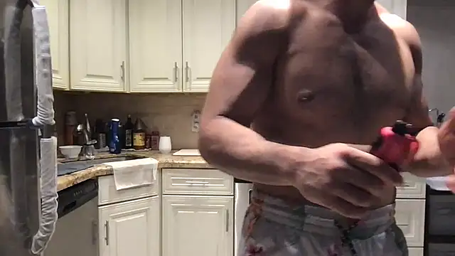 Snapshot of BigGuyMuscle chatting on July 31, 2026, 4:15 pm BigGuyMuscle online show from July 31, 2026, 4:15 pm