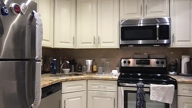 BigGuyMuscle online show from February 4, 2026, 1:33 am