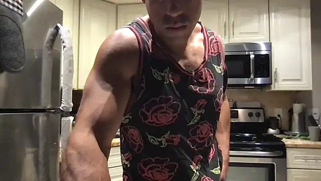 BigGuyMuscle online show from April 29, 2026, 11:22 pm