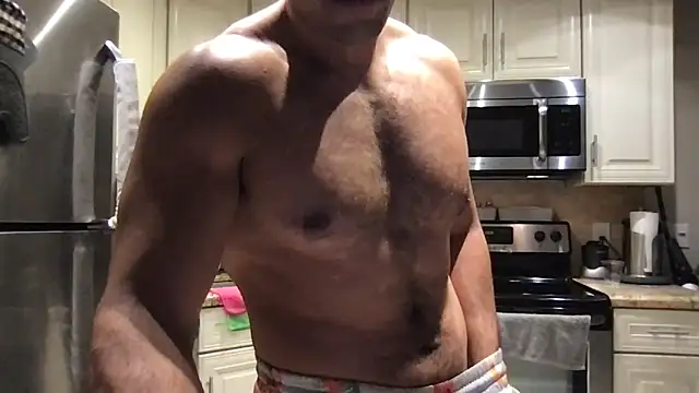 Snapshot of BigGuyMuscle chatting on June 16, 2026, 4:45 am BigGuyMuscle online show from June 16, 2026, 4:45 am