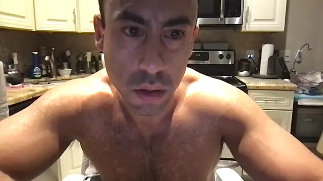 Snapshot of BigGuyMuscle chatting on June 18, 2026, 9:14 am BigGuyMuscle online show from June 18, 2026, 9:14 am