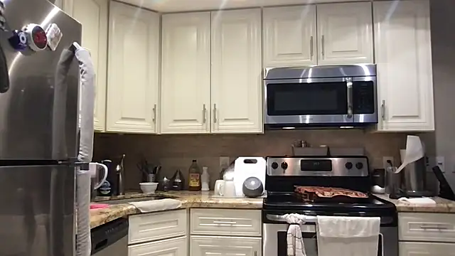 BigGuyMuscle online show from February 17, 2026, 7:00 pm