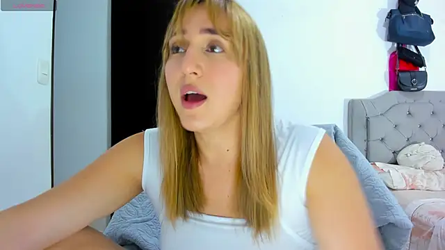 Snapshot of andrea_hills chatting on July 25, 2026, 12:29 am andrea hills online show from July 25, 2026, 12:29 am