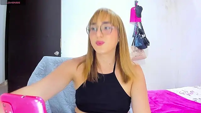 Snapshot of andrea_hills chatting on May 20, 2026, 4:48 pm andrea hills online show from May 20, 2026, 4:48 pm