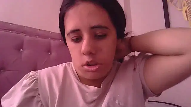 Snapshot of annarose19 chatting on November 29, 2025, 6:41 pm annarose19 online show from November 29, 2025, 6:41 pm