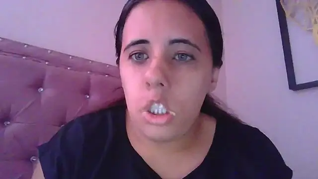 Snapshot of annarose19 chatting on October 7, 2025, 5:14 pm annarose19 online show from October 7, 2025, 5:14 pm