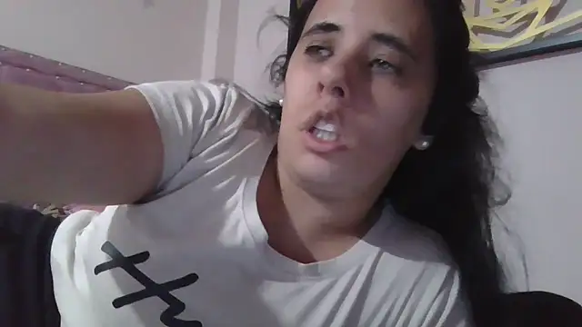 annarose19 online show from February 4, 2026, 11:33 pm