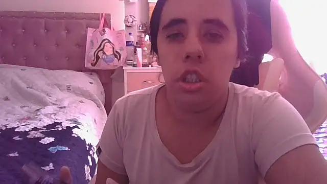annarose19 online show from April 21, 2026, 8:37 pm