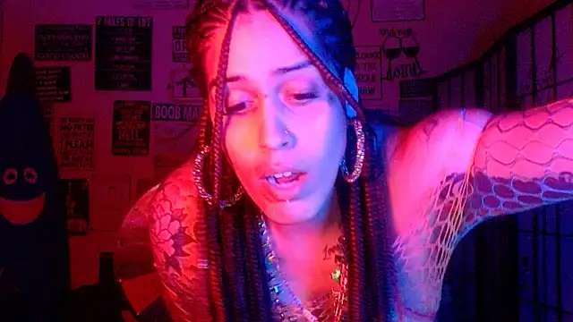 Snapshot of latinacubana chatting on March 15, 2026, 9:38 am latinacubana online show from March 15, 2026, 9:38 am