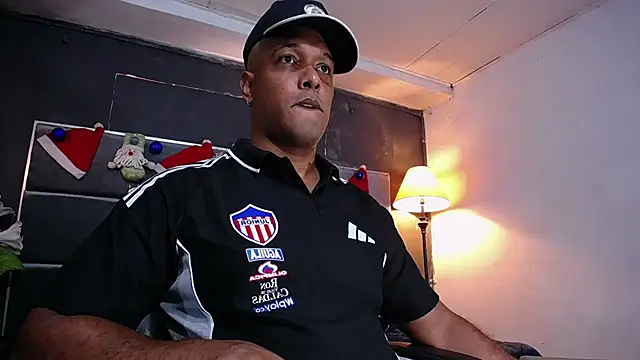 Snapshot of liam_howard chatting on December 4, 2025, 7:24 pm liam howard online show from December 4, 2025, 7:24 pm