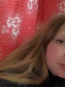 Snapshot of Zuli_Kiska chatting on May 13, 2026, 7:26 am Zuli Kiska online show from May 13, 2026, 7:26 am