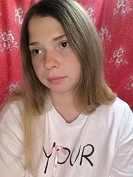 Snapshot of Zuli_Kiska chatting on June 14, 2026, 4:30 pm Zuli Kiska online show from June 14, 2026, 4:30 pm