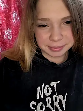 Snapshot of Zuli_Kiska chatting on December 1, 2025, 8:21 pm Zuli Kiska online show from December 1, 2025, 8:21 pm