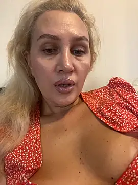 Snapshot of YourBlondee chatting on September 22, 2025, 2:28 am YourBlondee online show from September 22, 2025, 2:28 am