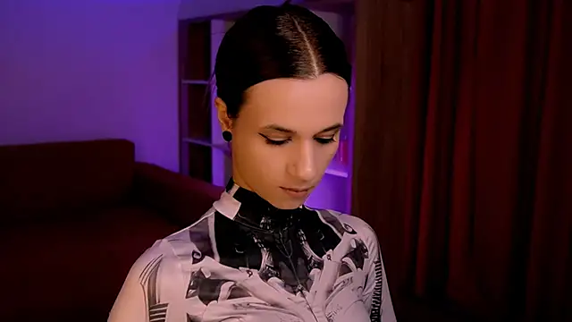 Snapshot of ItsAlisia chatting on November 5, 2025, 1:36 pm ItsAlisia online show from November 5, 2025, 1:36 pm