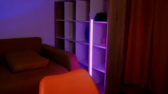 Snapshot of ItsAlisia chatting on October 31, 2025, 1:52 pm ItsAlisia online show from October 31, 2025, 1:52 pm