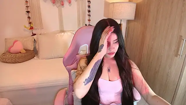 Snapshot of iriswest_ chatting on February 8, 2026, 12:19 am iriswest online show from February 8, 2026, 12:19 am