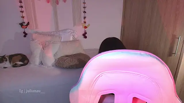 Snapshot of iriswest_ chatting on March 10, 2026, 12:25 am iriswest online show from March 10, 2026, 12:25 am