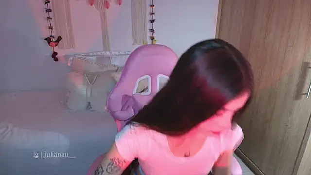 Snapshot of iriswest_ chatting on March 19, 2026, 12:21 am iriswest online show from March 19, 2026, 12:21 am