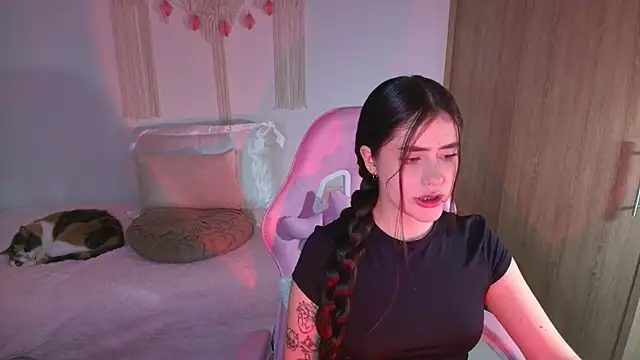 Snapshot of iriswest_ chatting on February 19, 2026, 12:51 am iriswest online show from February 19, 2026, 12:51 am