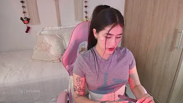 Snapshot of iriswest_ chatting on March 14, 2026, 10:49 pm iriswest online show from March 14, 2026, 10:49 pm