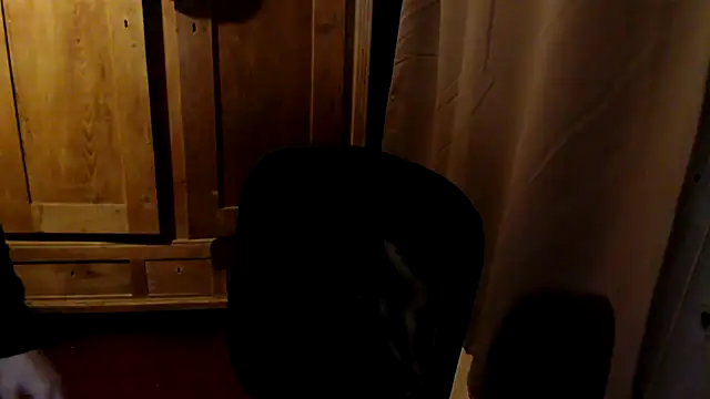 Snapshot of beauty-of-pain chatting on November 2, 2025, 3:06 pm beauty-of-pain online show from November 2, 2025, 3:06 pm