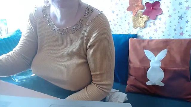 QueenLana online show from May 2, 2026, 6:51 am