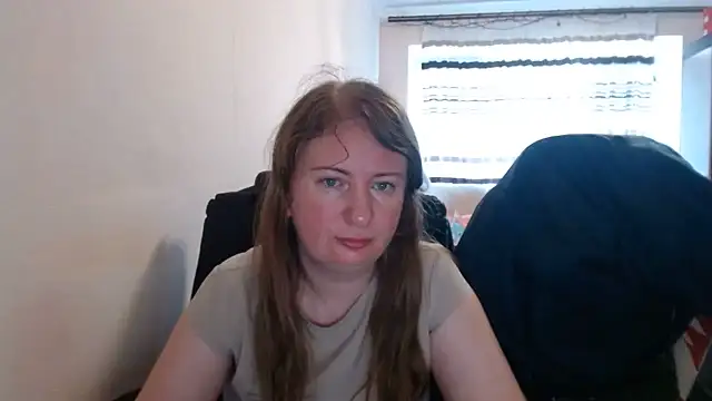 Snapshot of PeterAndJen chatting on July 24, 2026, 5:47 am PeterAndJen online show from July 24, 2026, 5:47 am