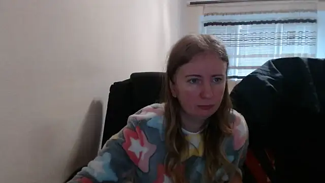 PeterAndJen online show from December 21, 2025, 7:10 am