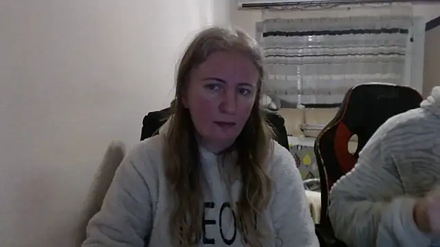 PeterAndJen online show from February 2, 2026, 7:35 pm