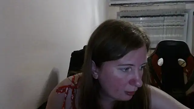 Snapshot of PeterAndJen chatting on July 9, 2026, 7:57 pm PeterAndJen online show from July 9, 2026, 7:57 pm