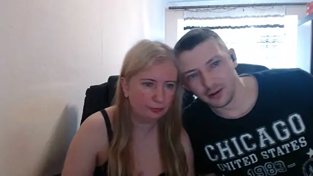 Snapshot of PeterAndJen chatting on June 17, 2026, 6:13 am PeterAndJen online show from June 17, 2026, 6:13 am