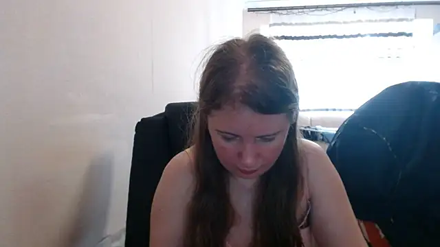 Snapshot of PeterAndJen chatting on July 8, 2026, 7:42 am PeterAndJen online show from July 8, 2026, 7:42 am
